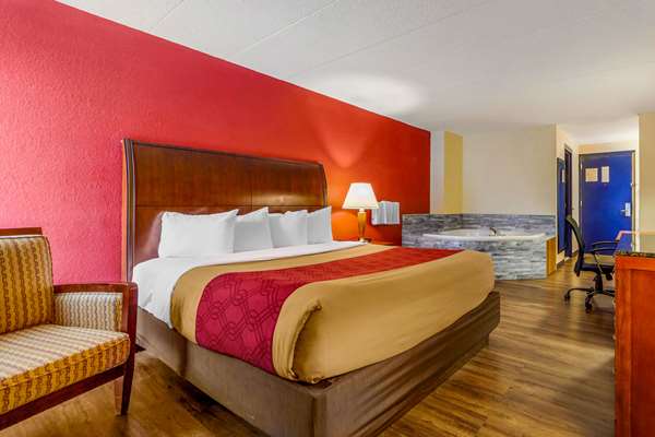 Suite - Econo Lodge Inn & Suites Brookings - I-29, Exit 132