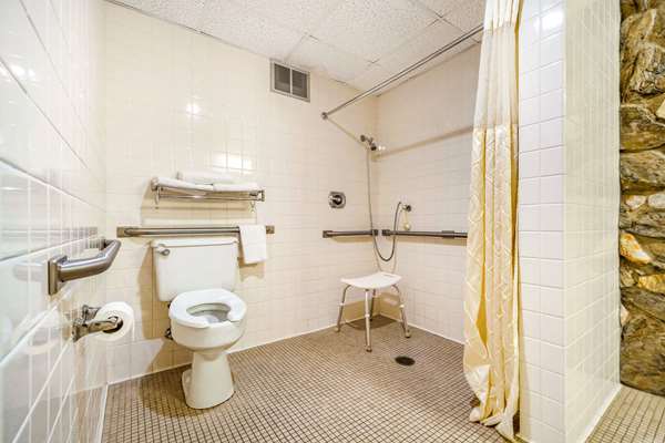  - Econo Lodge Inn & Suites Brookings - I-29, Exit 132