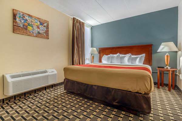 Suite - Econo Lodge Inn & Suites Brookings - I-29, Exit 132