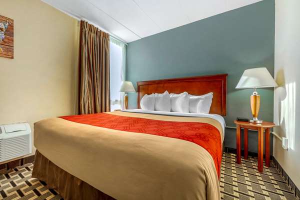 Suite - Econo Lodge Inn & Suites Brookings - I-29, Exit 132