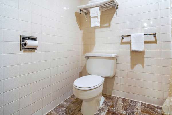 Suite - Econo Lodge Inn & Suites Brookings - I-29, Exit 132