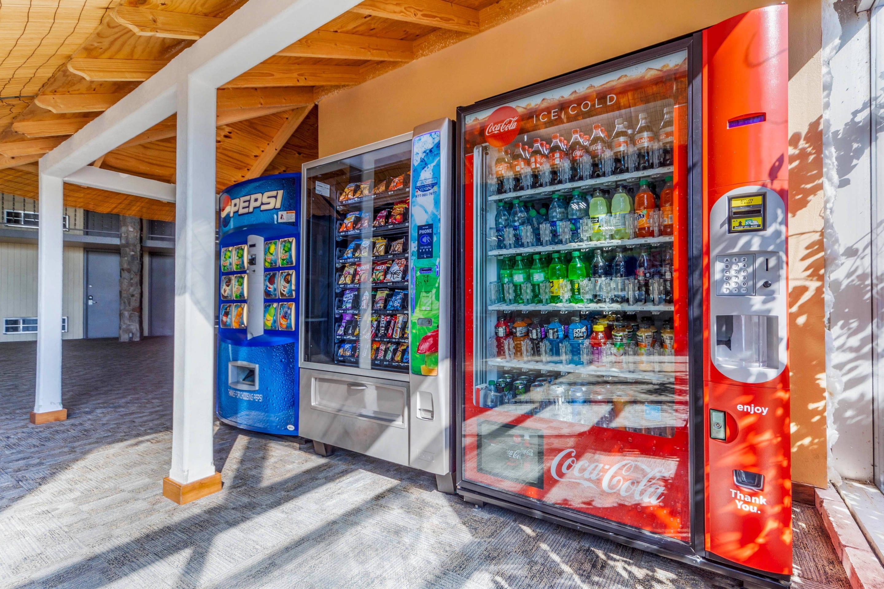 Hotel vending area | Econo Lodge Inn & Suites Brookings