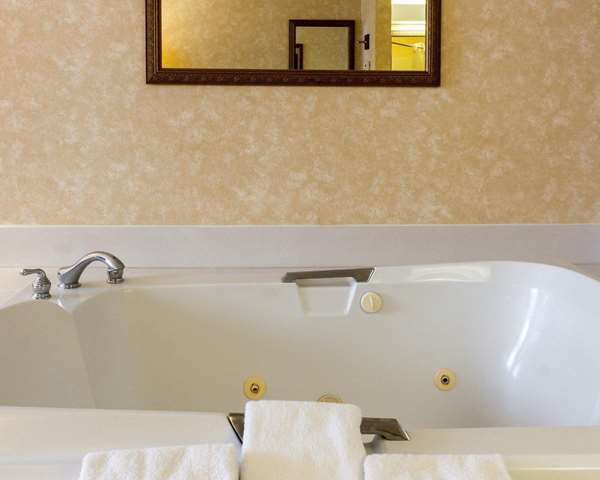 Suite - Quality Inn Brandon - I-90, Exit 406