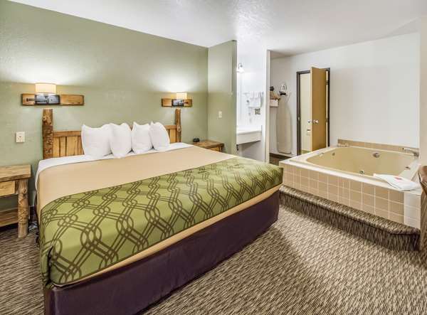 Suite - Econo Lodge Custer