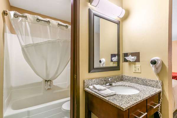  - Rodeway Inn Rapid City - I-90, Exit 59