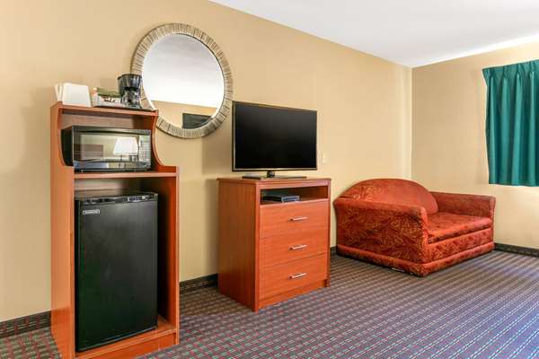  - Rodeway Inn Rapid City - I-90, Exit 59