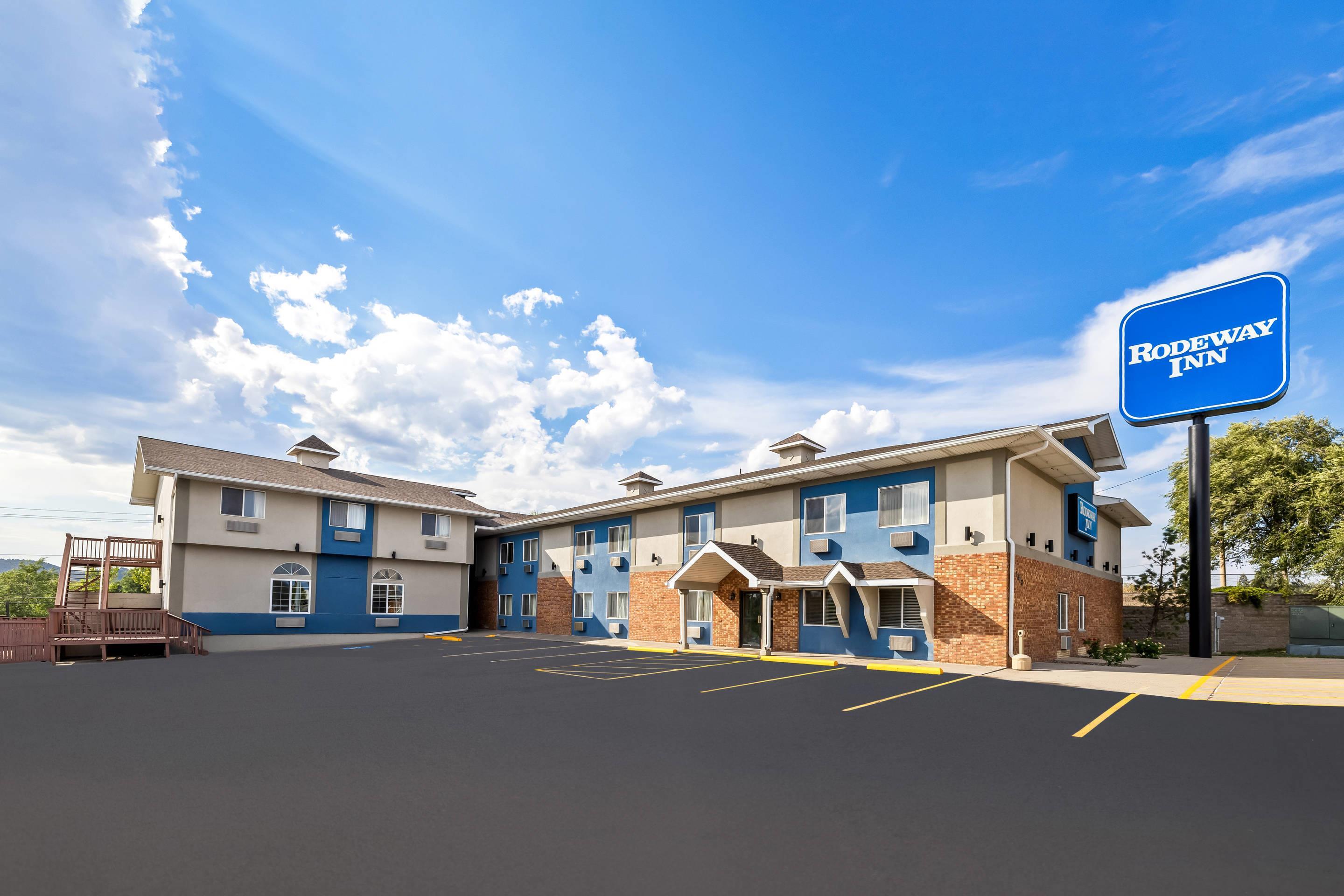 Hotel exterior | Rodeway Inn Rapid City