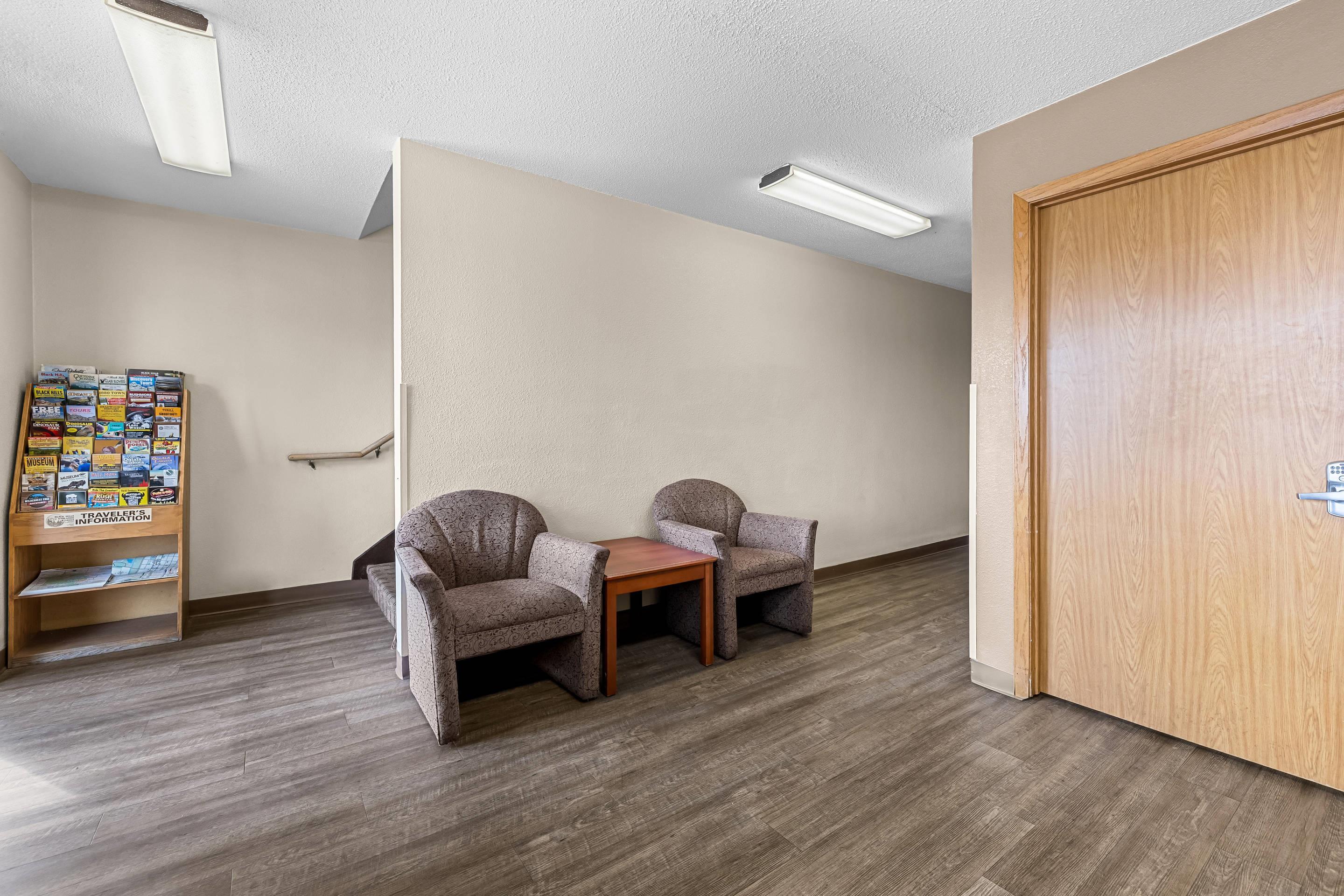 Lobby | Rodeway Inn Rapid City