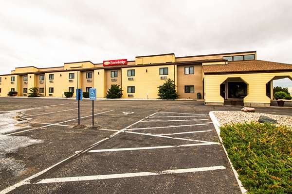Exterior view - Econo Lodge Watertown