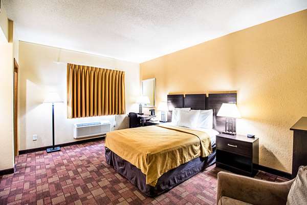  - Econo Lodge Watertown