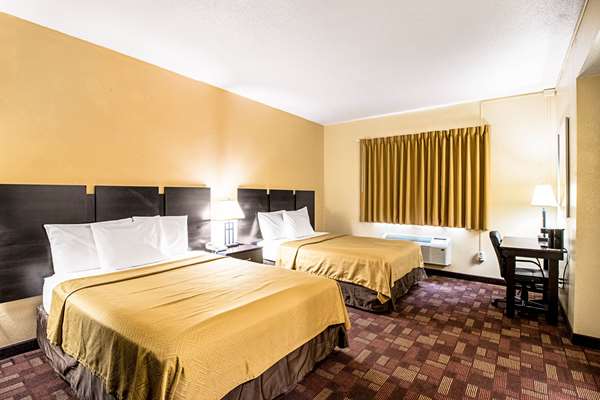  - Econo Lodge Watertown