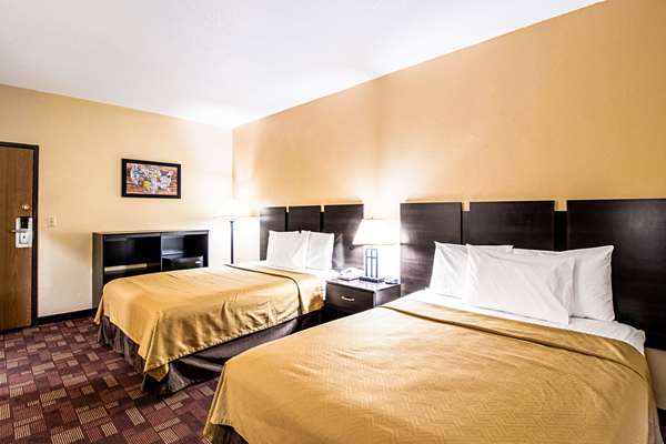  - Econo Lodge Watertown