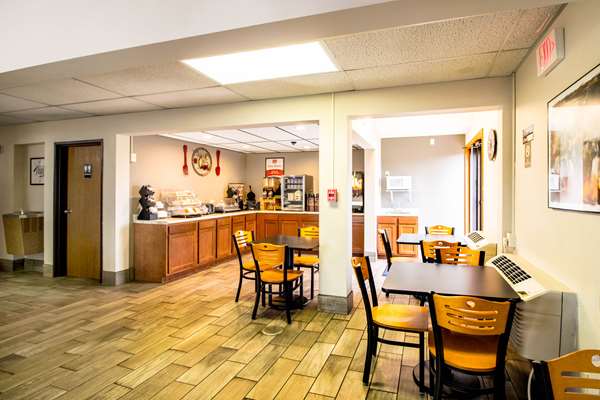 Amenities - Econo Lodge Watertown