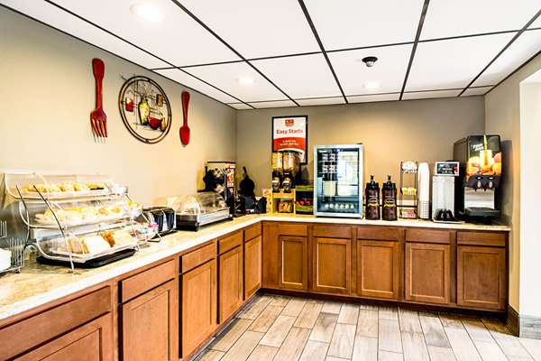 Amenities - Econo Lodge Watertown
