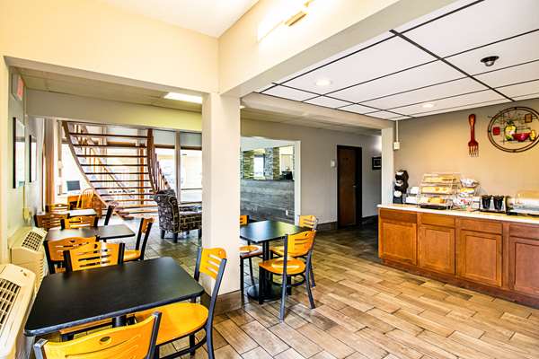 Amenities - Econo Lodge Watertown