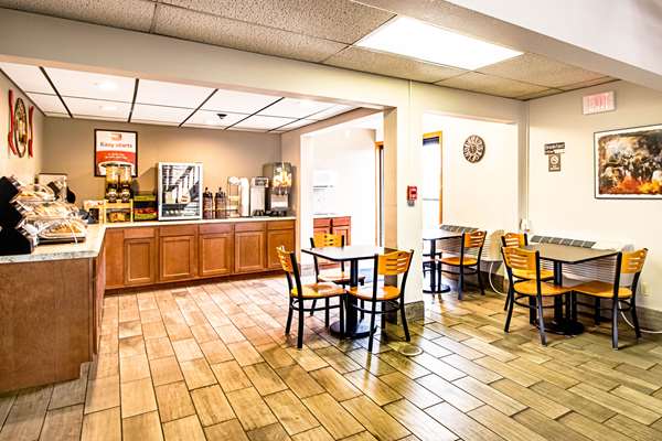 Amenities - Econo Lodge Watertown