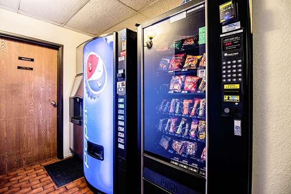  - Econo Lodge Watertown