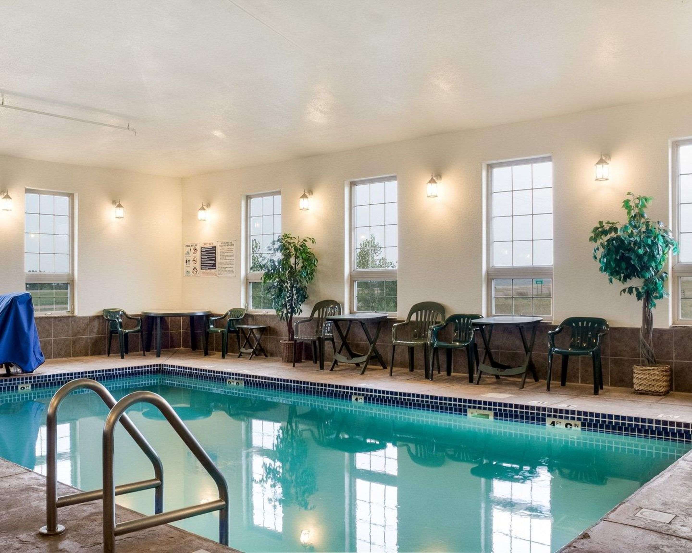 Indoor heated pool | Quality Inn