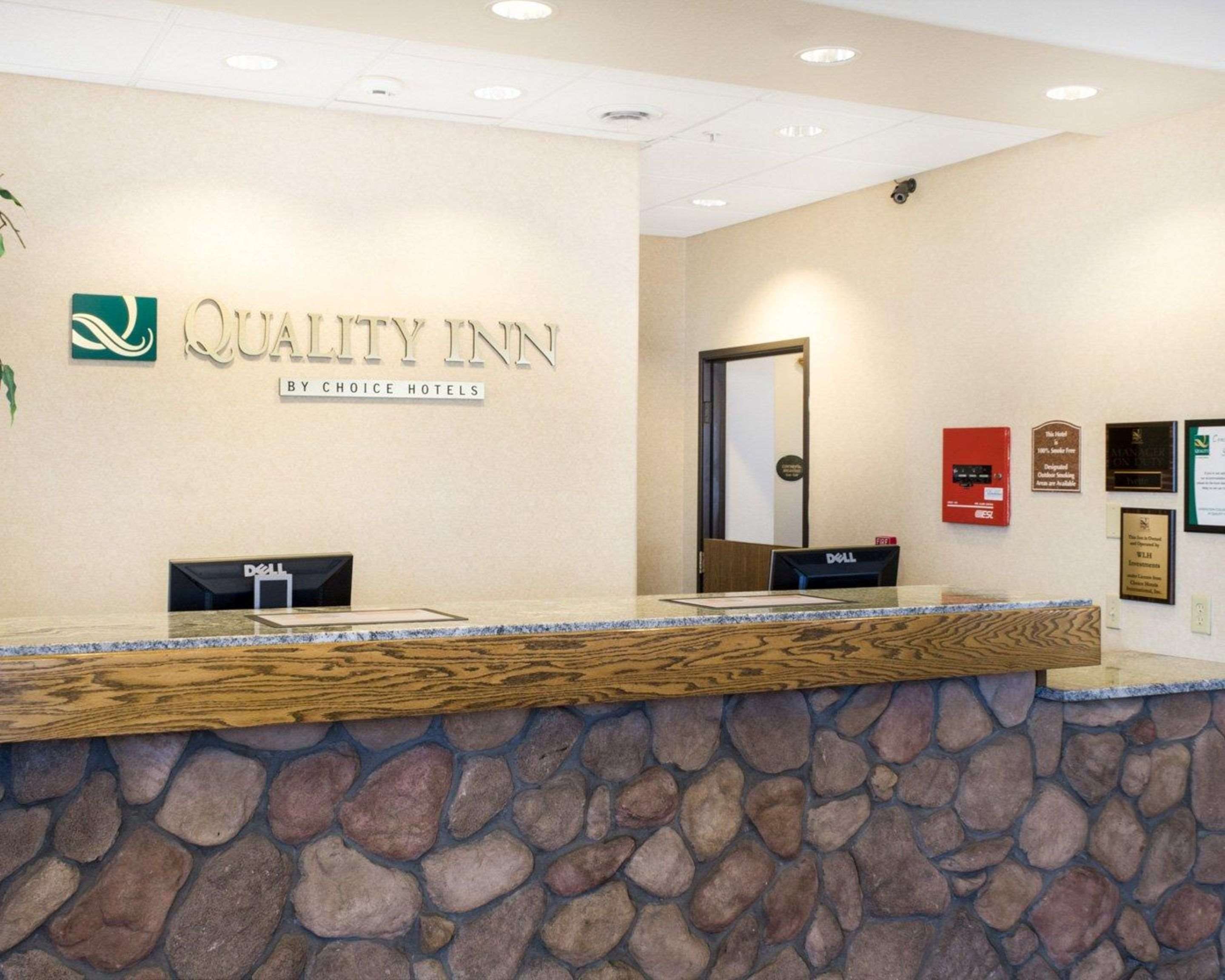 Front desk | Quality Inn