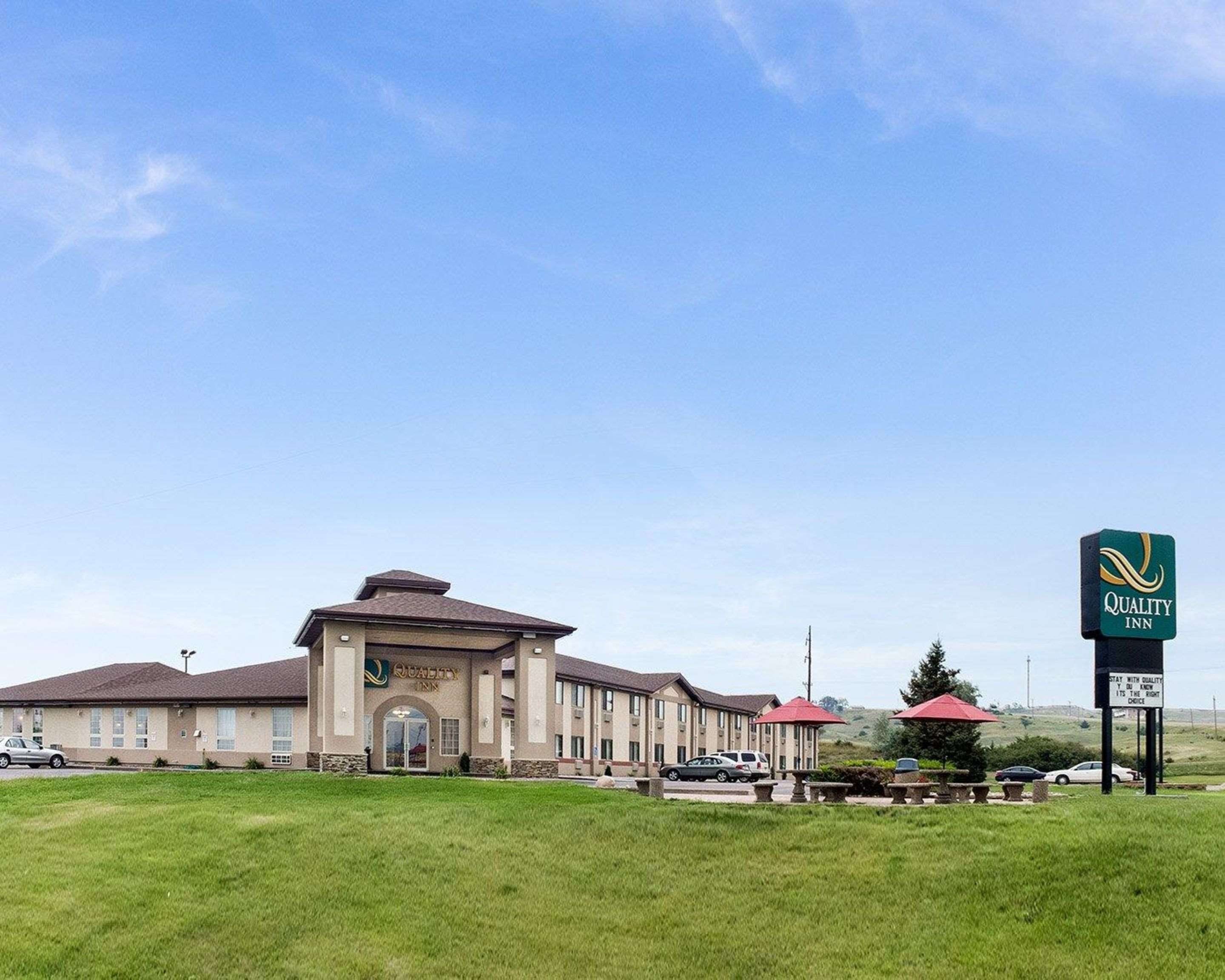 Hotel exterior | Quality Inn