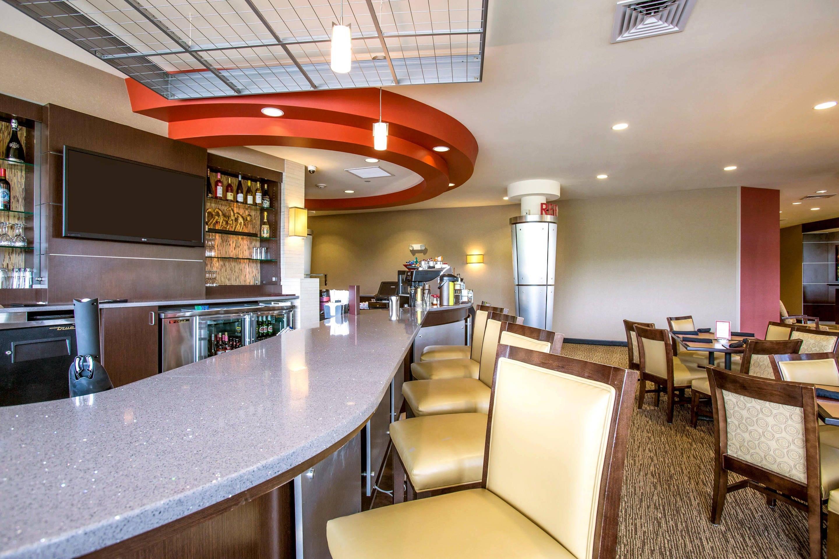 Hotel bar | Cambria Hotel Rapid City near Mount Rushmore