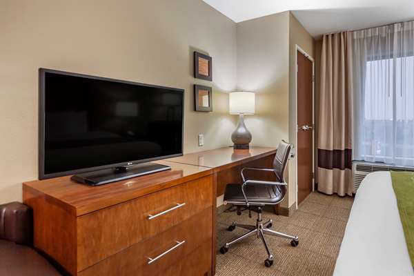  - Comfort Inn & Suites Sioux Falls - I-229, Exit 1C