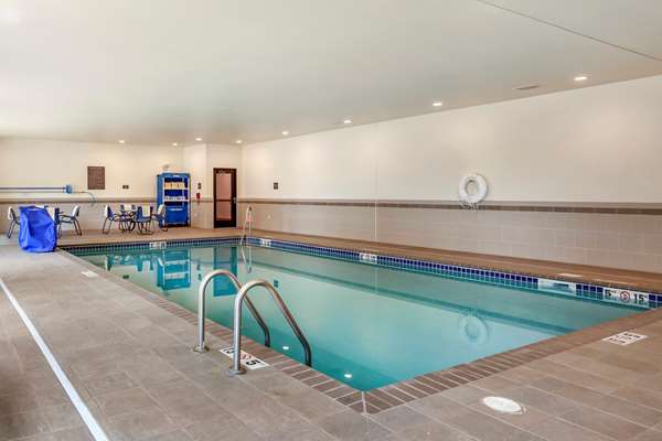 Pool - Comfort Inn & Suites Sioux Falls - I-229, Exit 1C