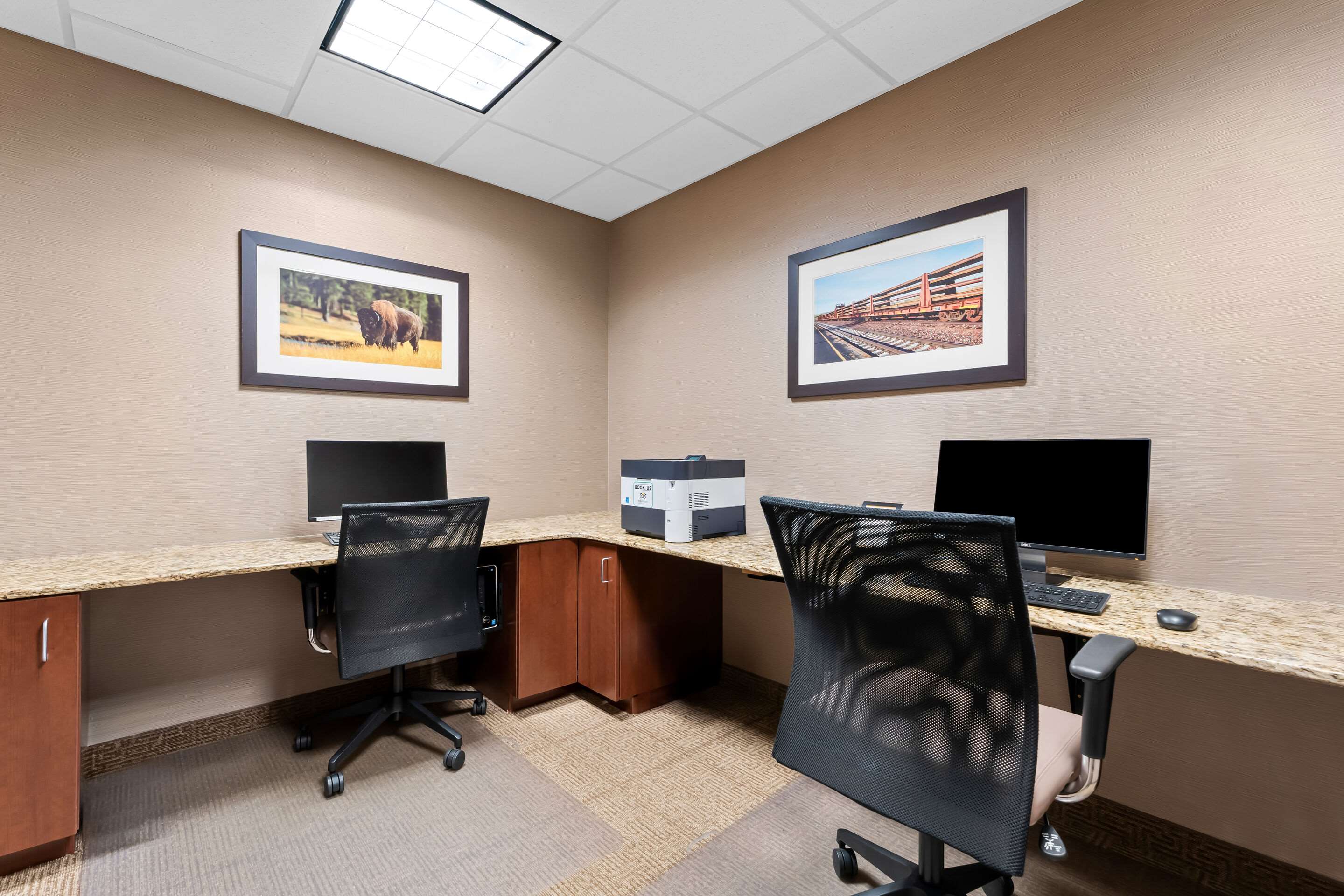 Computer in the lobby | Comfort Inn & Suites Avera Southwest
