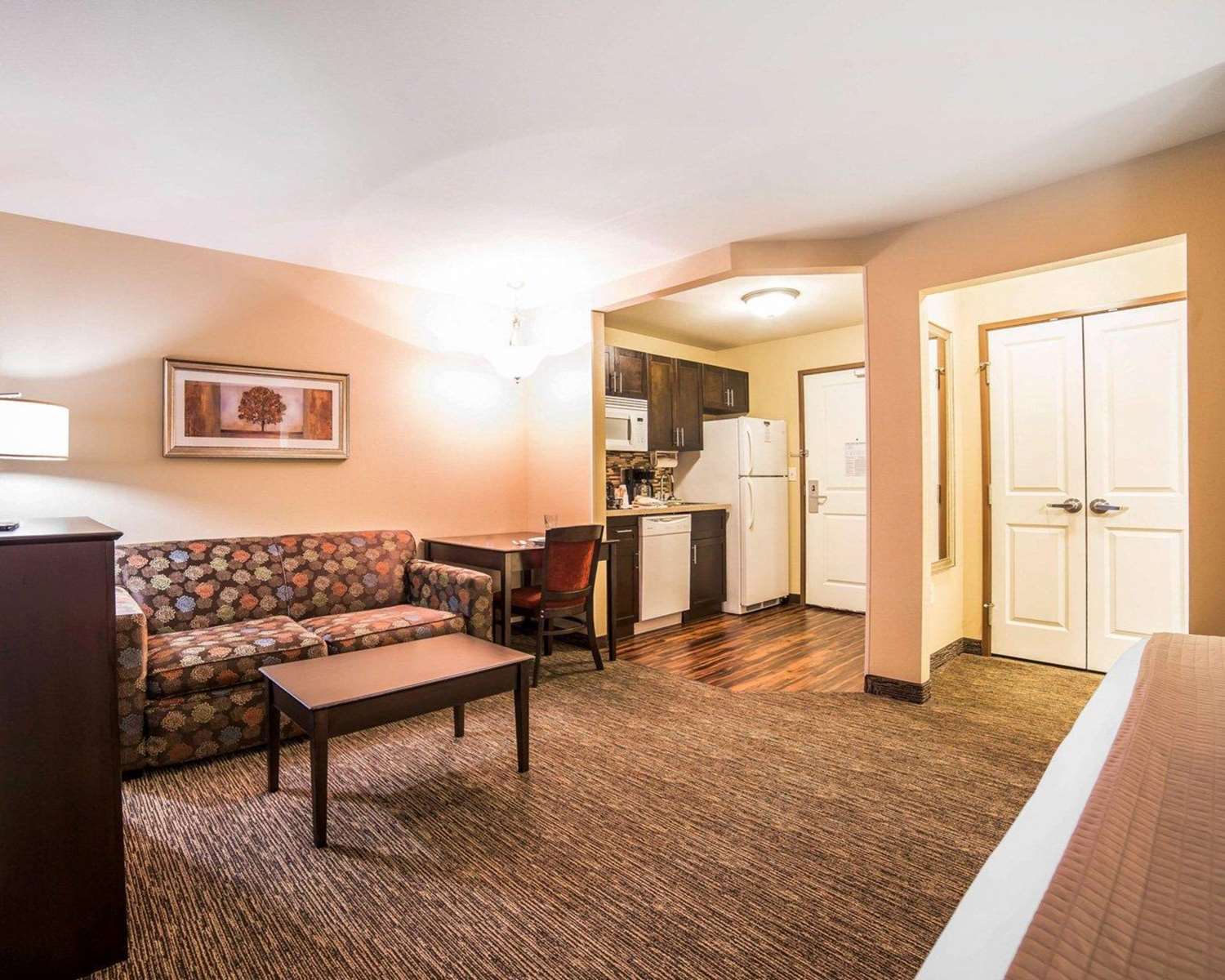 MainStay Suites Rapid City, SD See Discounts