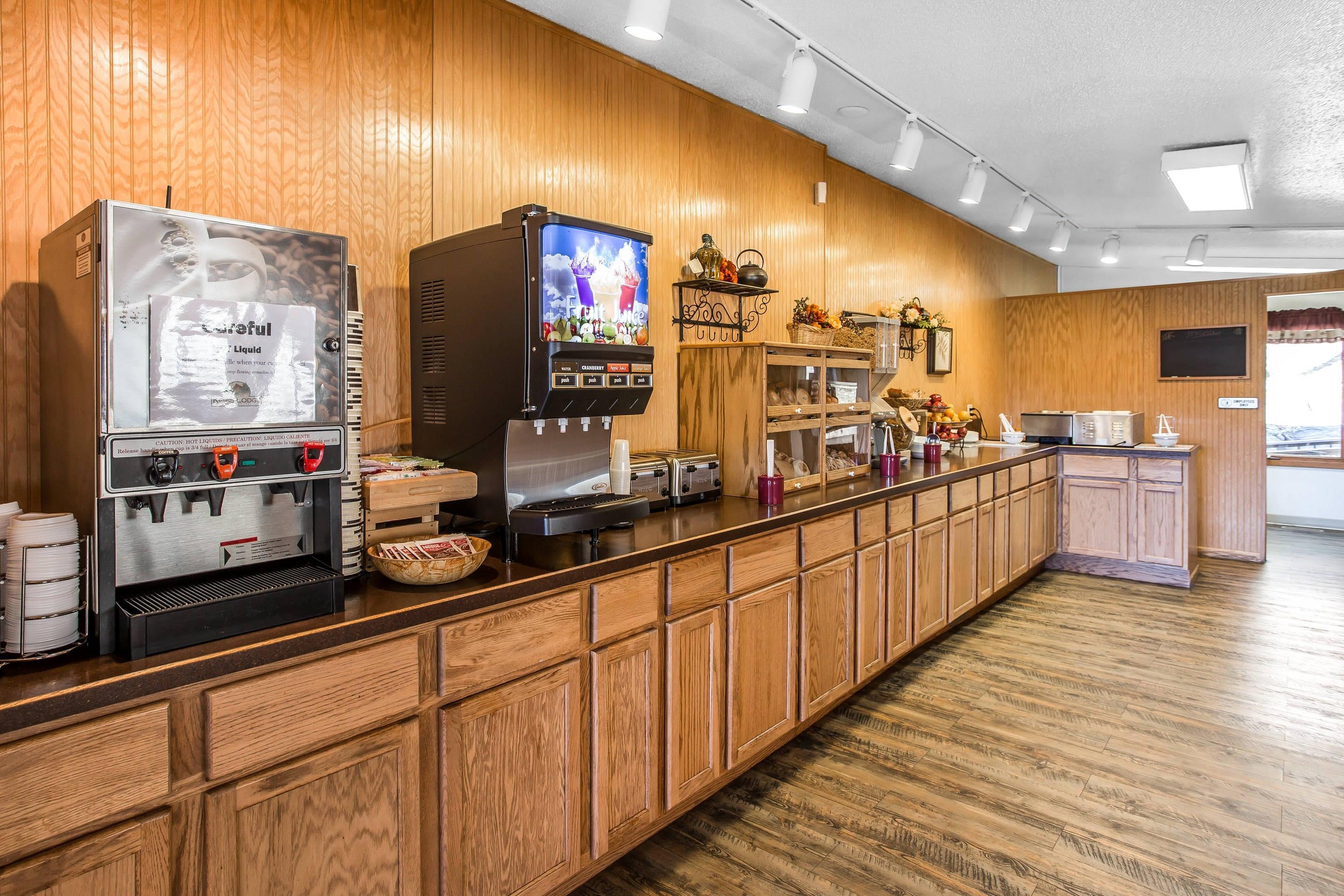 Breakfast area | K Bar S Lodge, Ascend Hotel Collection