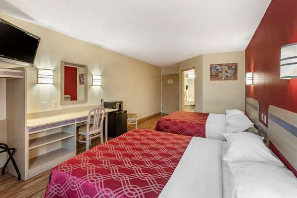  - Econo Lodge Belle Fourche