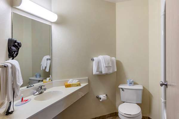  - Econo Lodge Belle Fourche