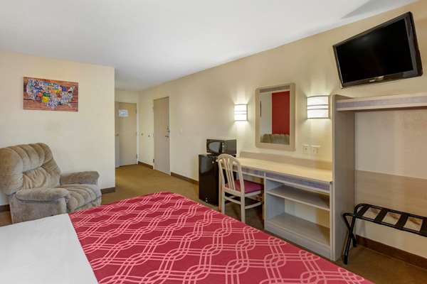  - Econo Lodge Belle Fourche