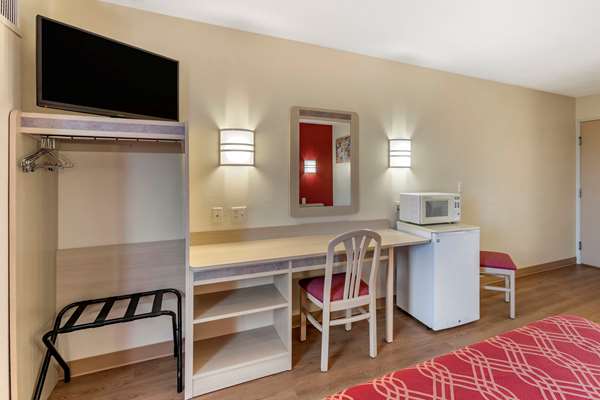  - Econo Lodge Belle Fourche