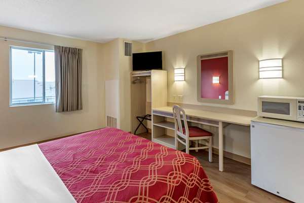  - Econo Lodge Belle Fourche