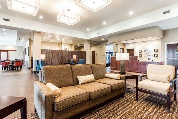 - Comfort Suites Brookings - I-29, Exit 132