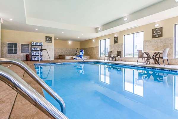 Pool - Comfort Suites Brookings - I-29, Exit 132