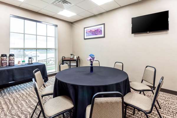  - Comfort Suites Brookings - I-29, Exit 132