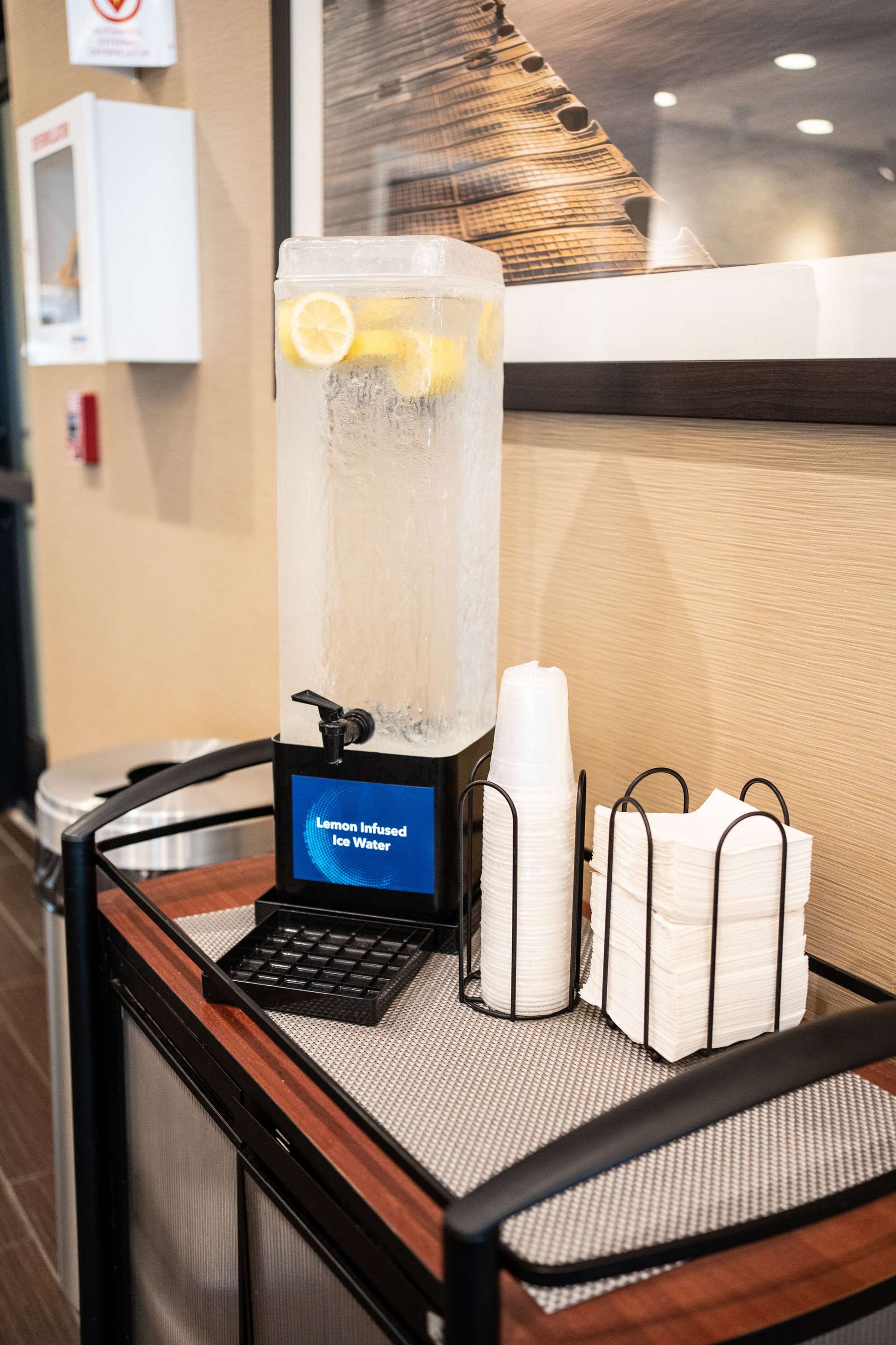 Spacious lobby | Comfort Suites University