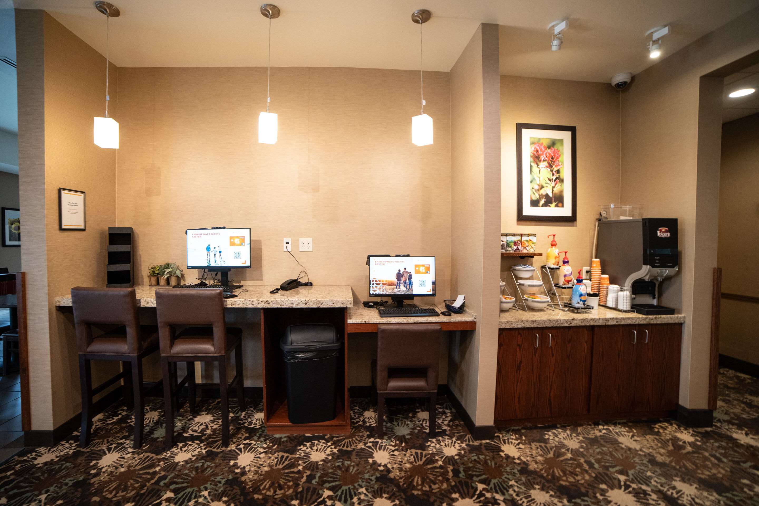 Business center | Comfort Suites University