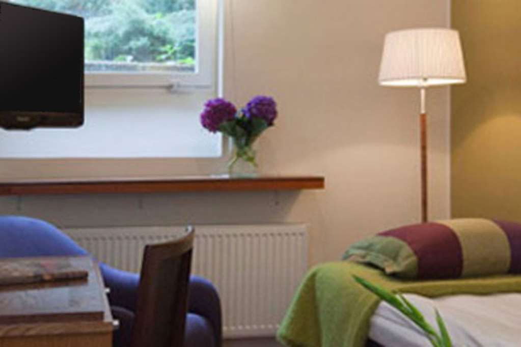 HOME HOTEL WELLINGTON-guestroom-Guest Room,On-Site.jpg