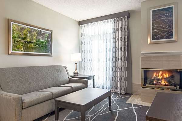 Suite - Clarion Inn Willow River Sevierville