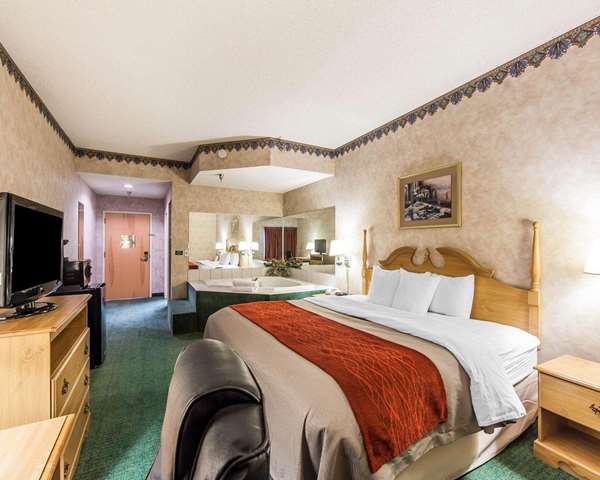 Suite - Econo Lodge Newport - I-40, Exit 432B