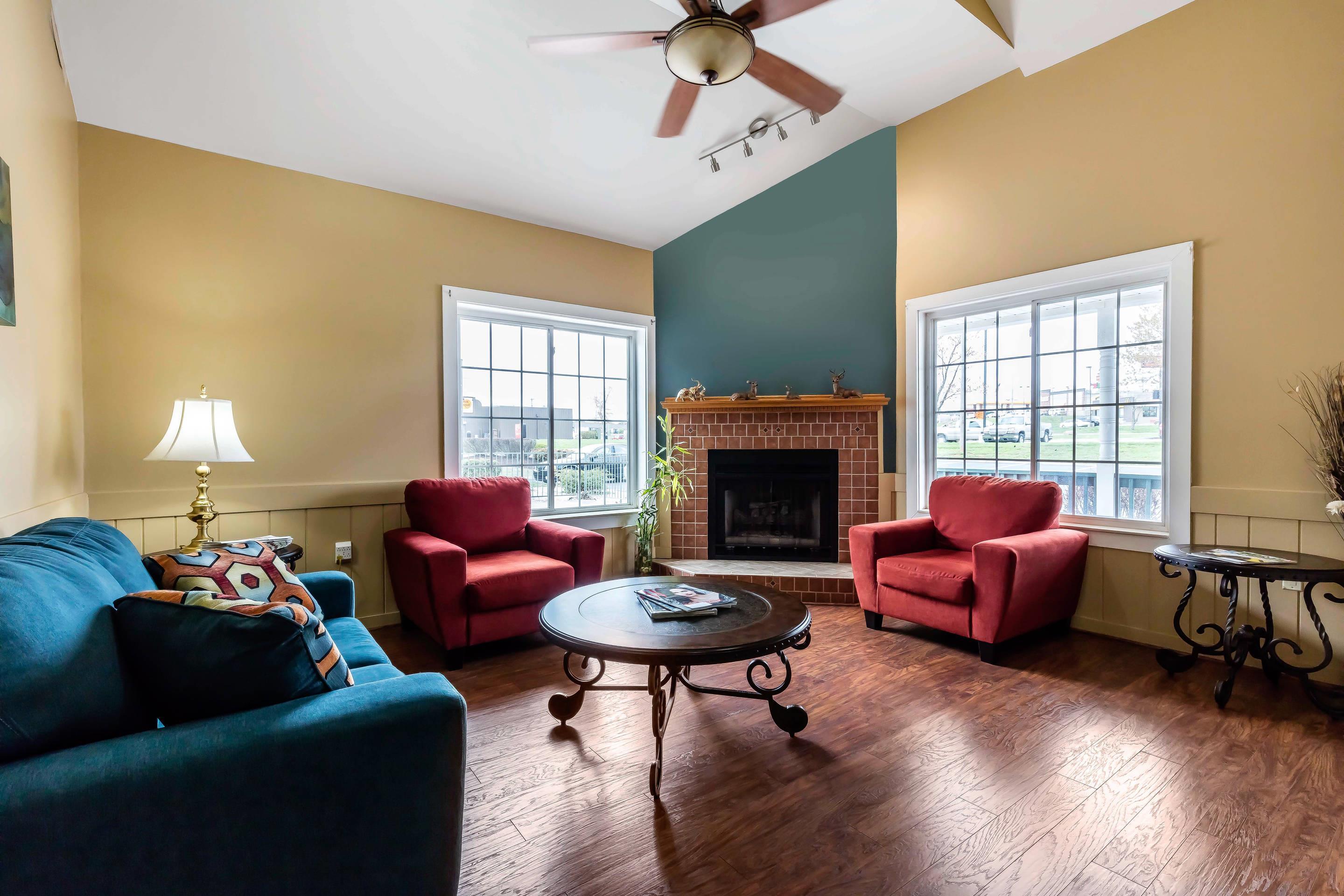 Hotel lobby | Econo Lodge Inn and Suites