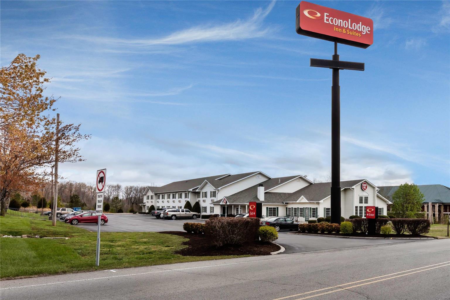 Econo Lodge Inn and Suites Dickson