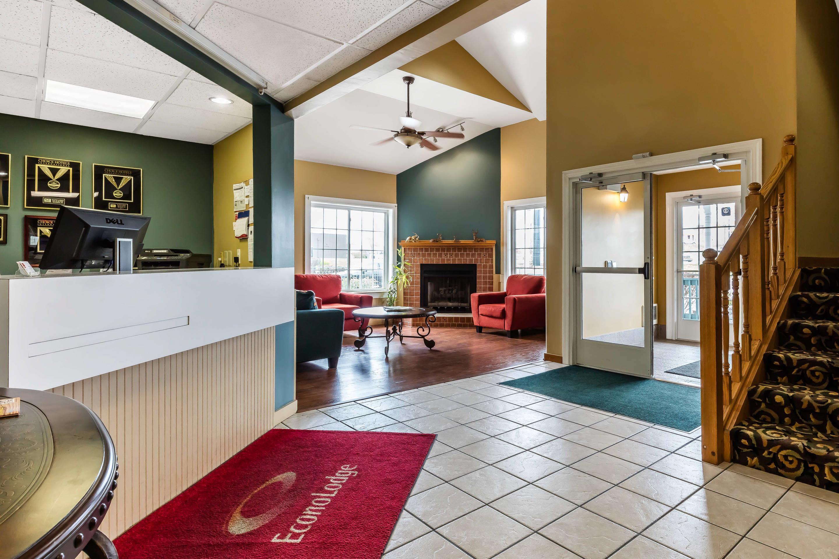 Hotel lobby | Econo Lodge Inn and Suites