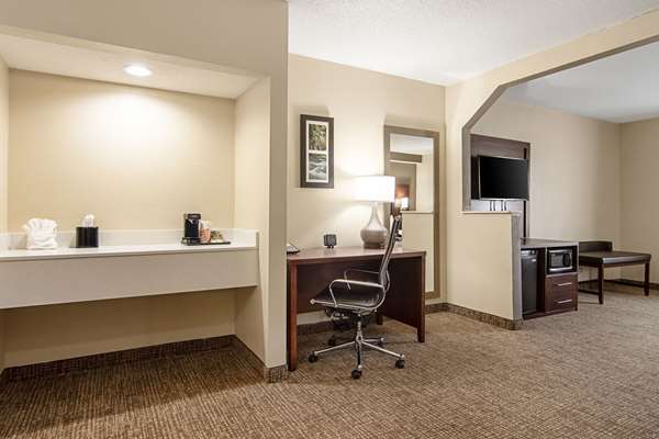 Suite - Comfort Suites Knoxville Airport Alcoa