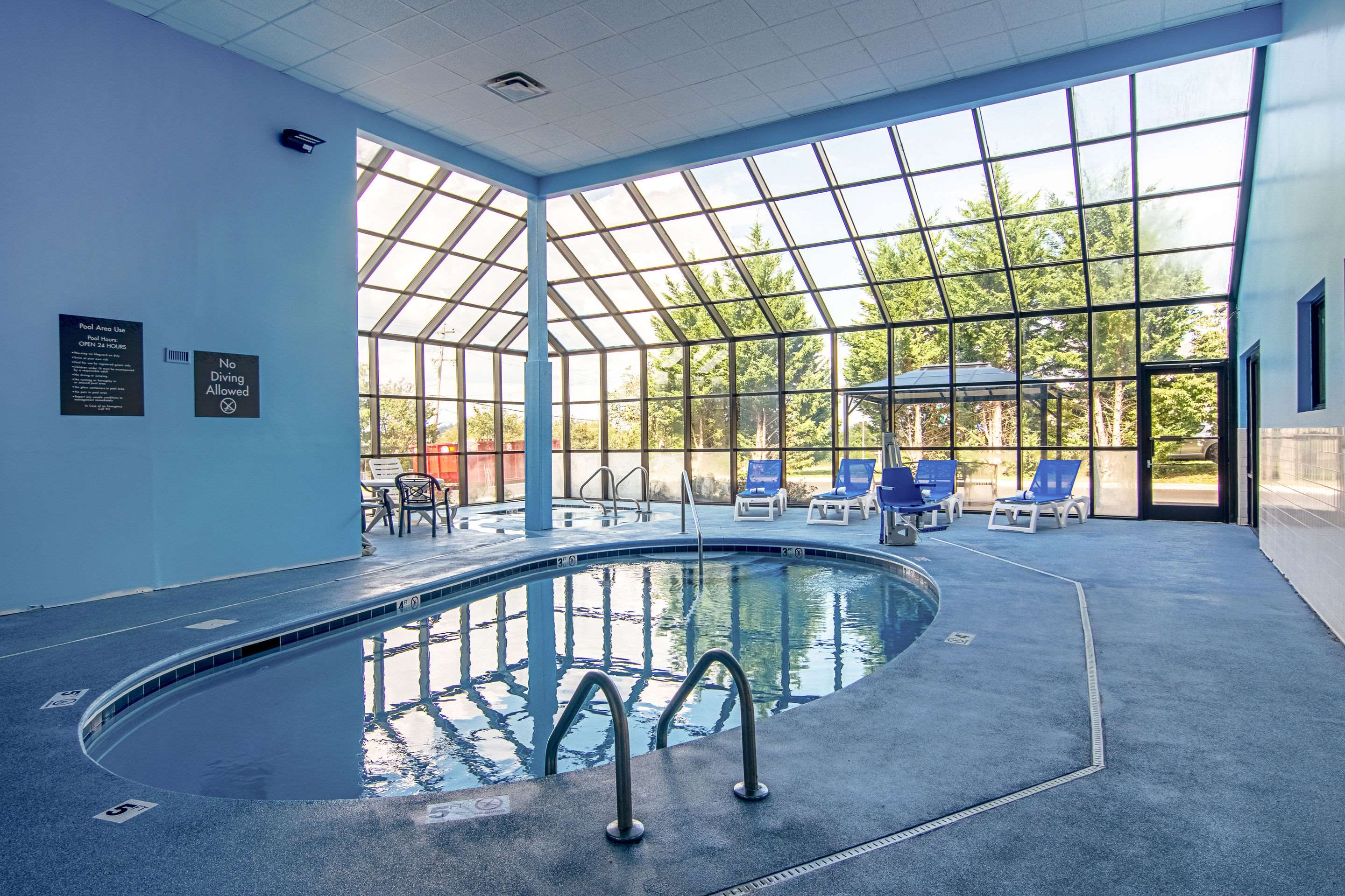 Indoor pool with hot tub