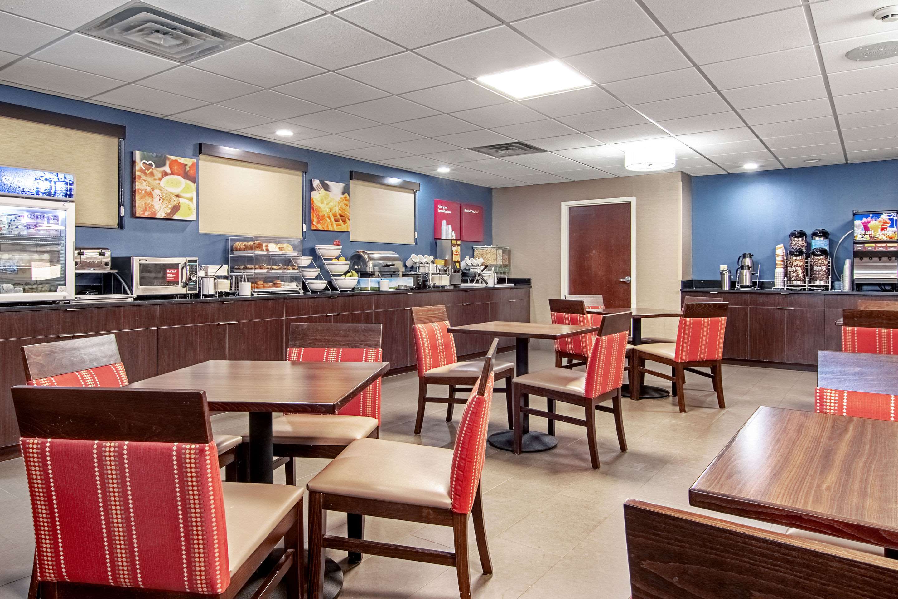 Free hot breakfast