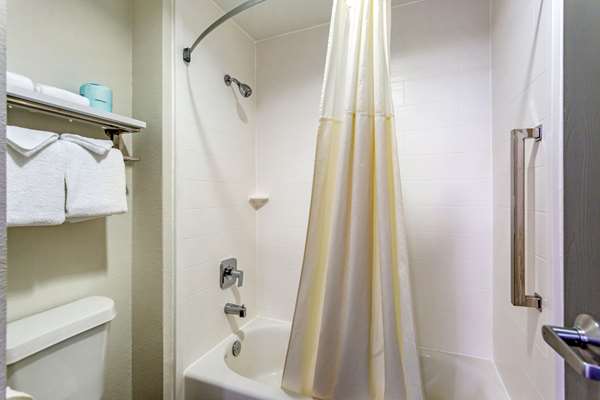 Suite - Quality Inn Murfreesboro - I-24, Exit 81